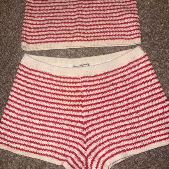 Abercrombie & Fitch Red and Cream Striped Knit Set - Picture 3 of 7